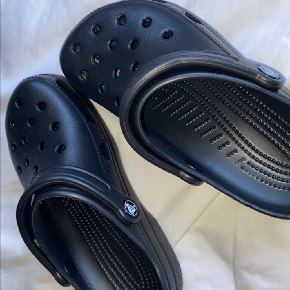 Black Crocs